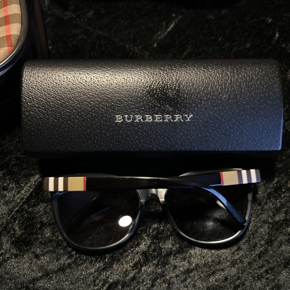 Single - Picture 2 of 2